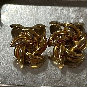 Gold Twist Knot Scarf Clips – Women's Gold Scarf Accessory Pair